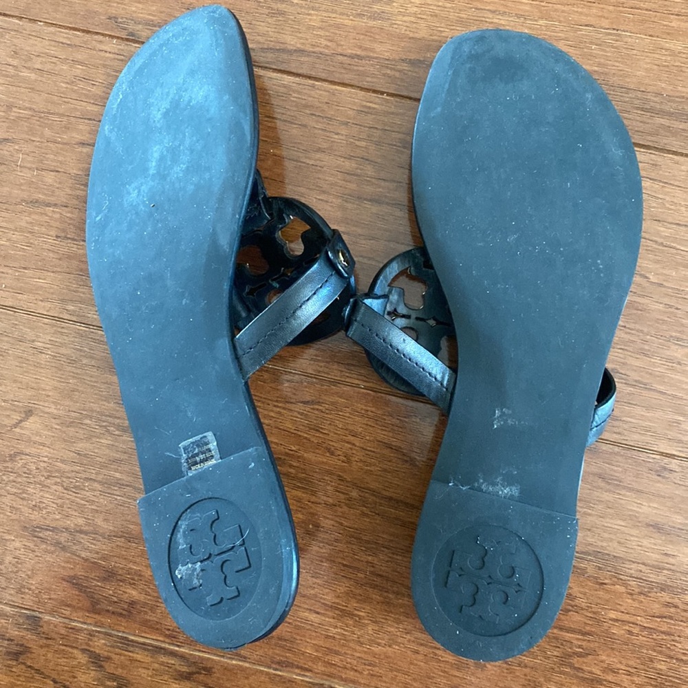 Tory Burch Miller Sandal In Black Leather With Golden Metal Logo. Worn once! - Picture 8 of 11